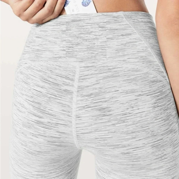 Lululemon sz 6 Train Times 7/8 Pant *25" We Are From Space Ice Grey Alpine White - Picture 12 of 13